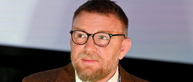 Гай Річі на знімальному майданчику – культовий режисер та його фільми