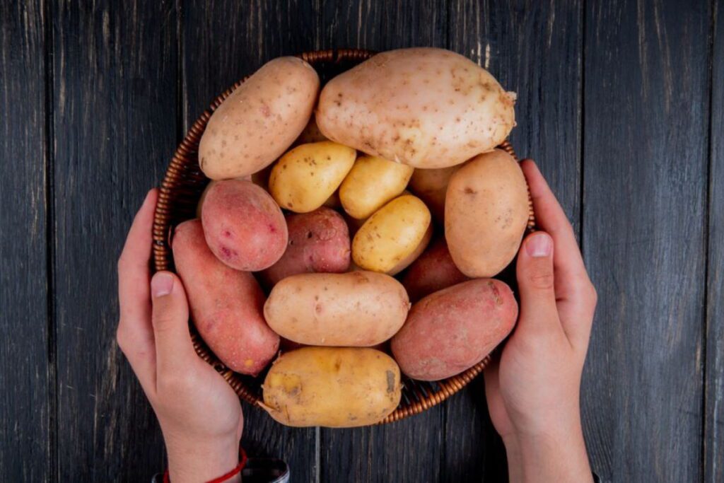 Як обрати та нарізати картоплю