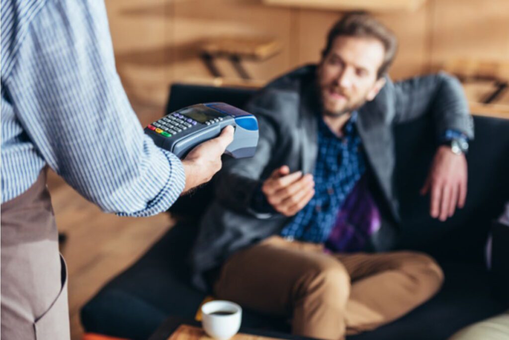 Як працює платіжний термінал