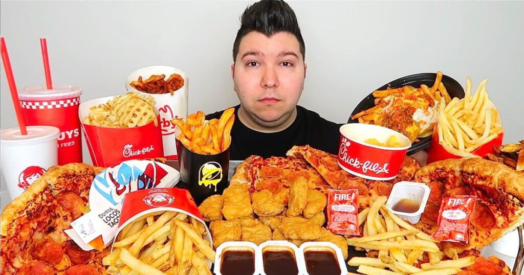 Мукбанг як причина набору зайвої ваги