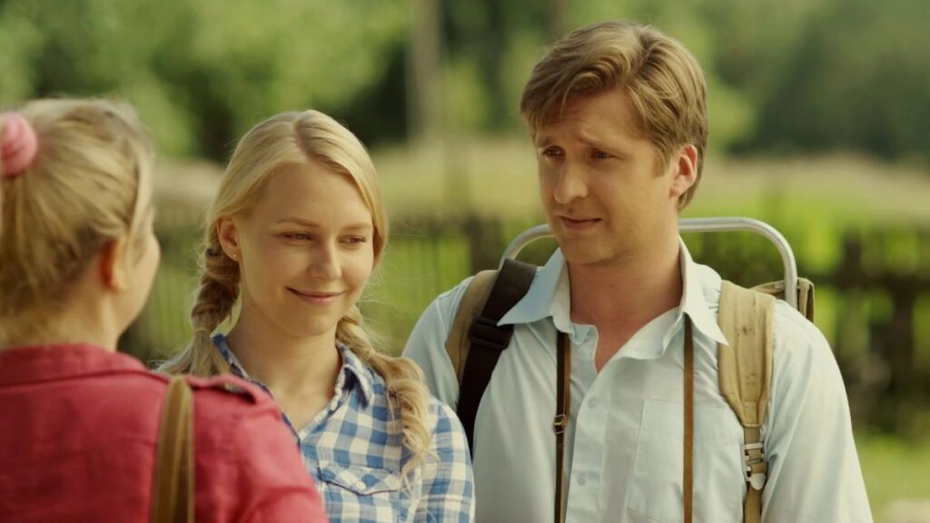 Кадр з серіалу "У неділю рано зілля копала"