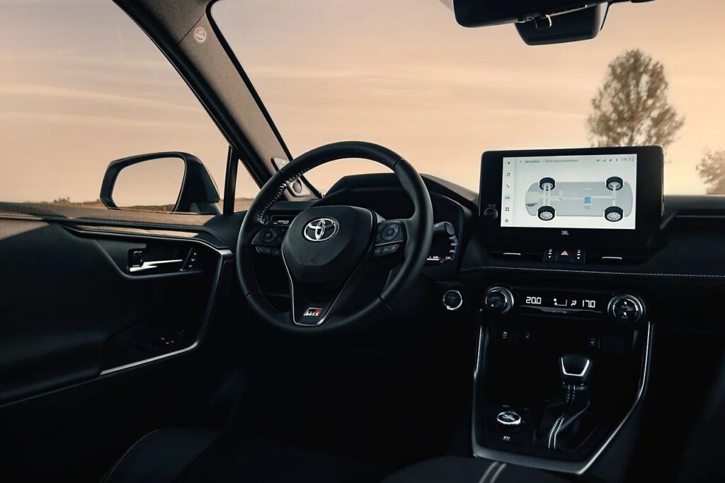 Toyota RAV4 - вигляд салону